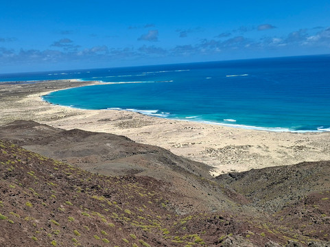 Morro Negro Lighthouse-Fundo das Figueiras必去景点