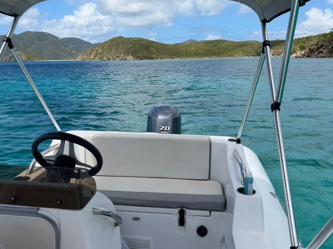 Dockside Dinghy-Coral Bay必去景点