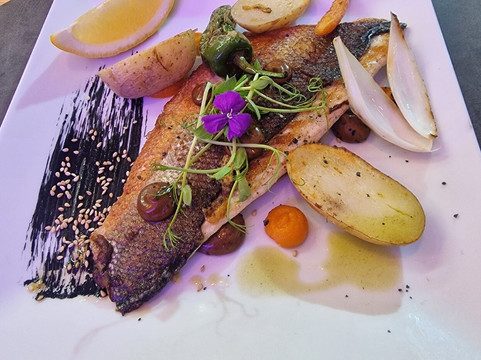 Zenzero Gastro Restaurant Cocktail Bar