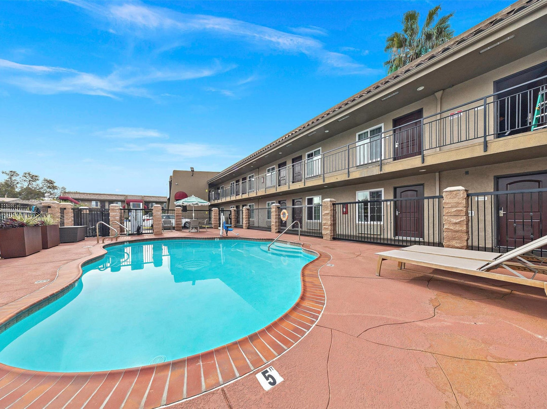 埃斯孔迪多酒店住宿-Econo Lodge Inn & Suites Escondido Downtown