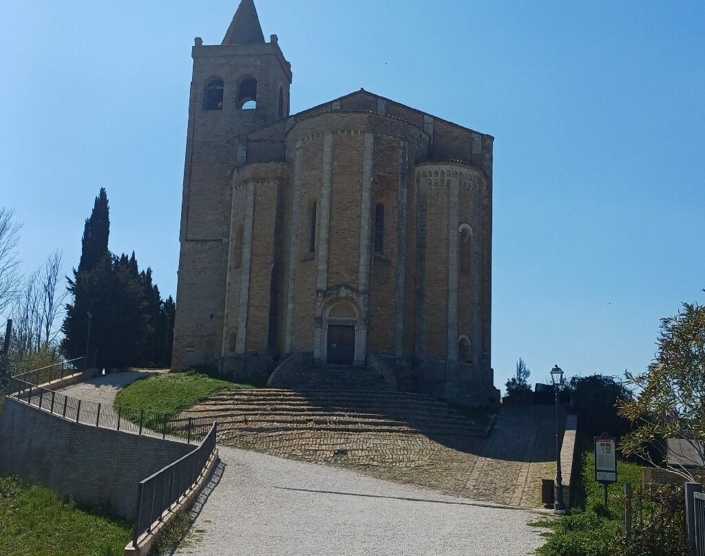 Chiesa di Santa Maria della Rocca-Offida必去景点