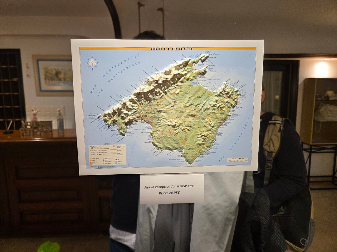 埃斯莫里酒店主图