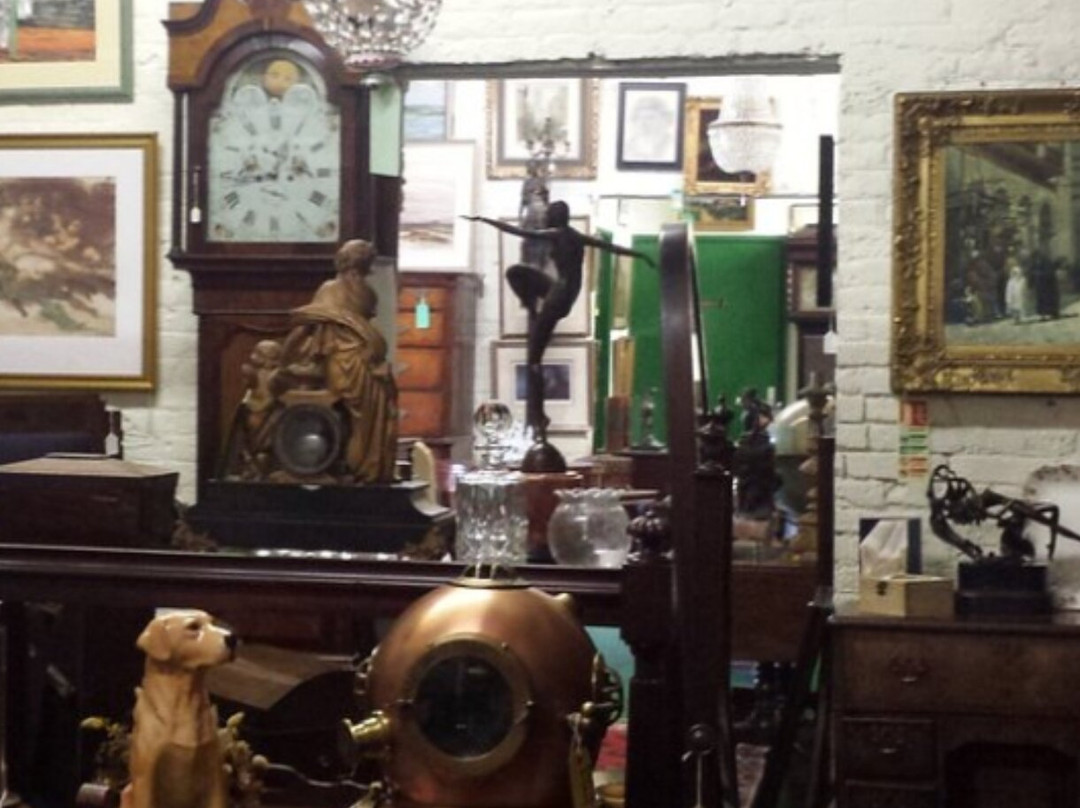 Budby Antiques & Vintage Emporium-Budby必去景点