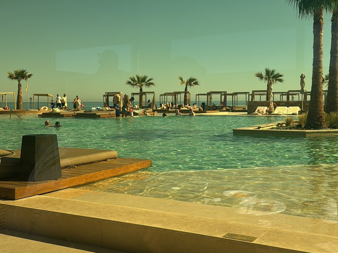 Aposelemis酒店住宿-Senseana Sea Side Resort & Aquadventure