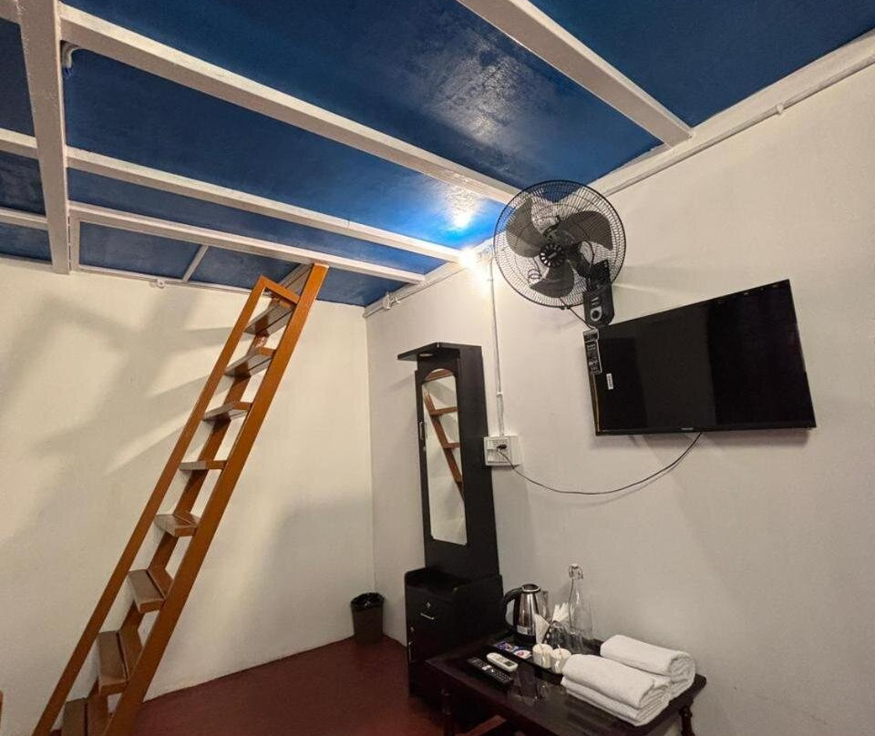 Auro Attic Stay