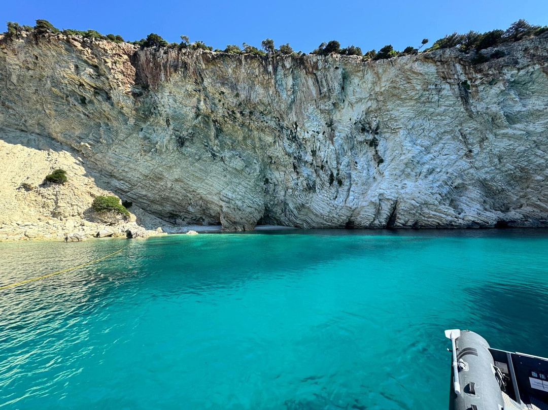 Nisos Yacht Charter-Nidri必去景点