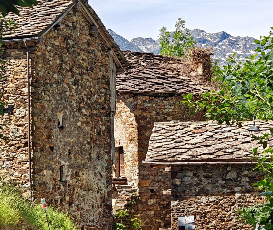 Villaggio di Chemp-Perloz必去景点