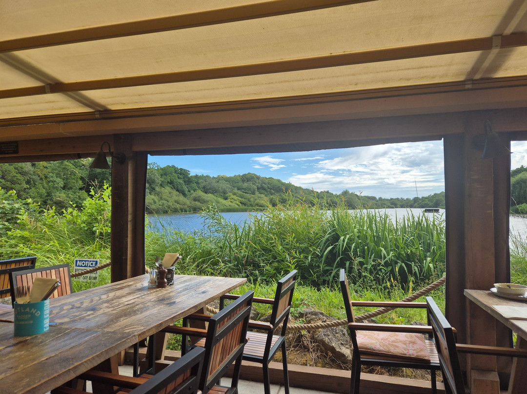 The Wiremill Lakeside Pub & Inn主图