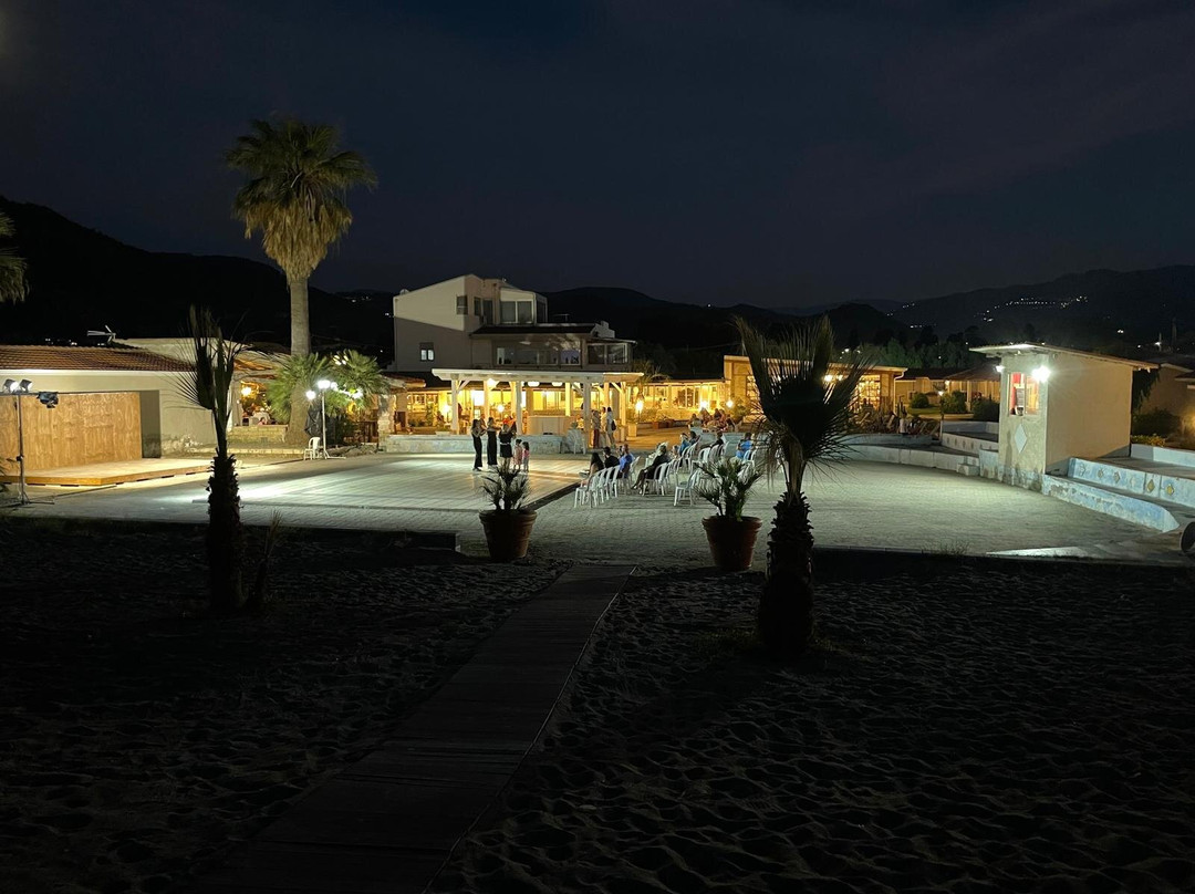 Mongiove酒店住宿-Patti Beach Resort