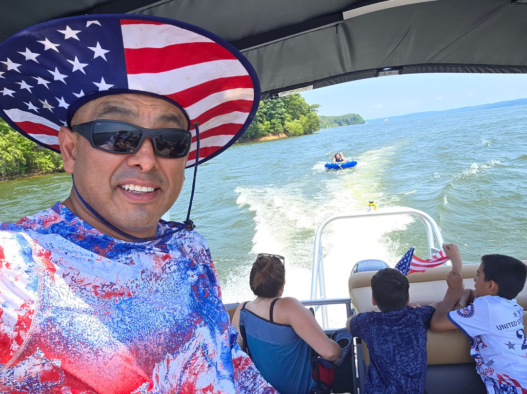Lake Legend Boat And Pontoon Rental
