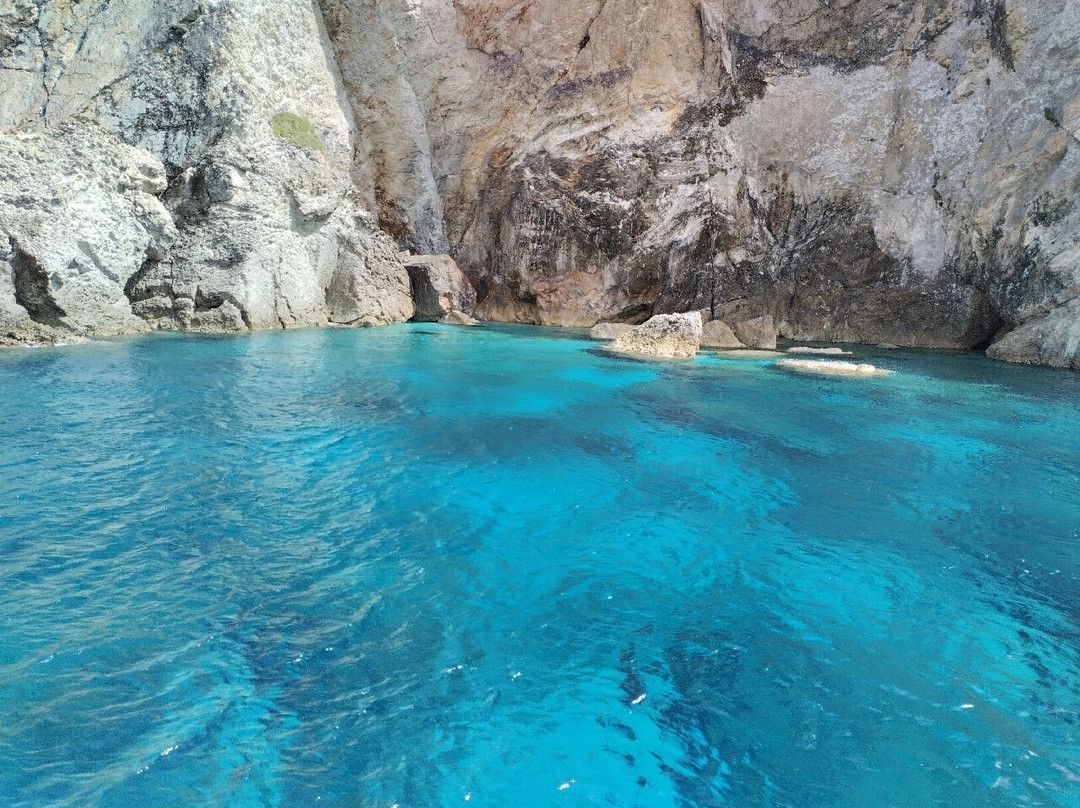 Il Fauno - Motobarca-Ponza Island必去景点