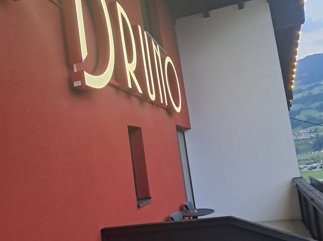 布鲁诺酒店主图