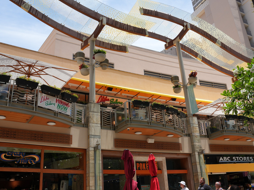 Liliha Bakery Waikiki Beach Walk