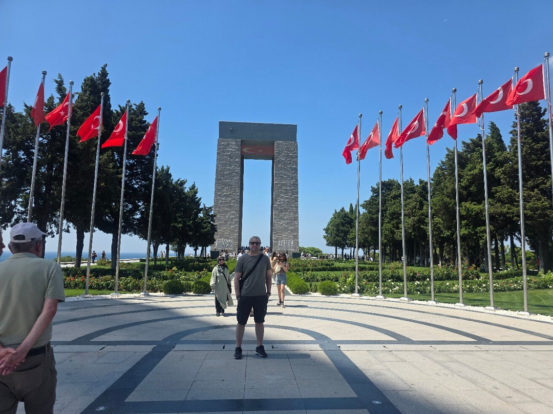 Canakkale Sehitleri Aniti-Eceabat必去景点