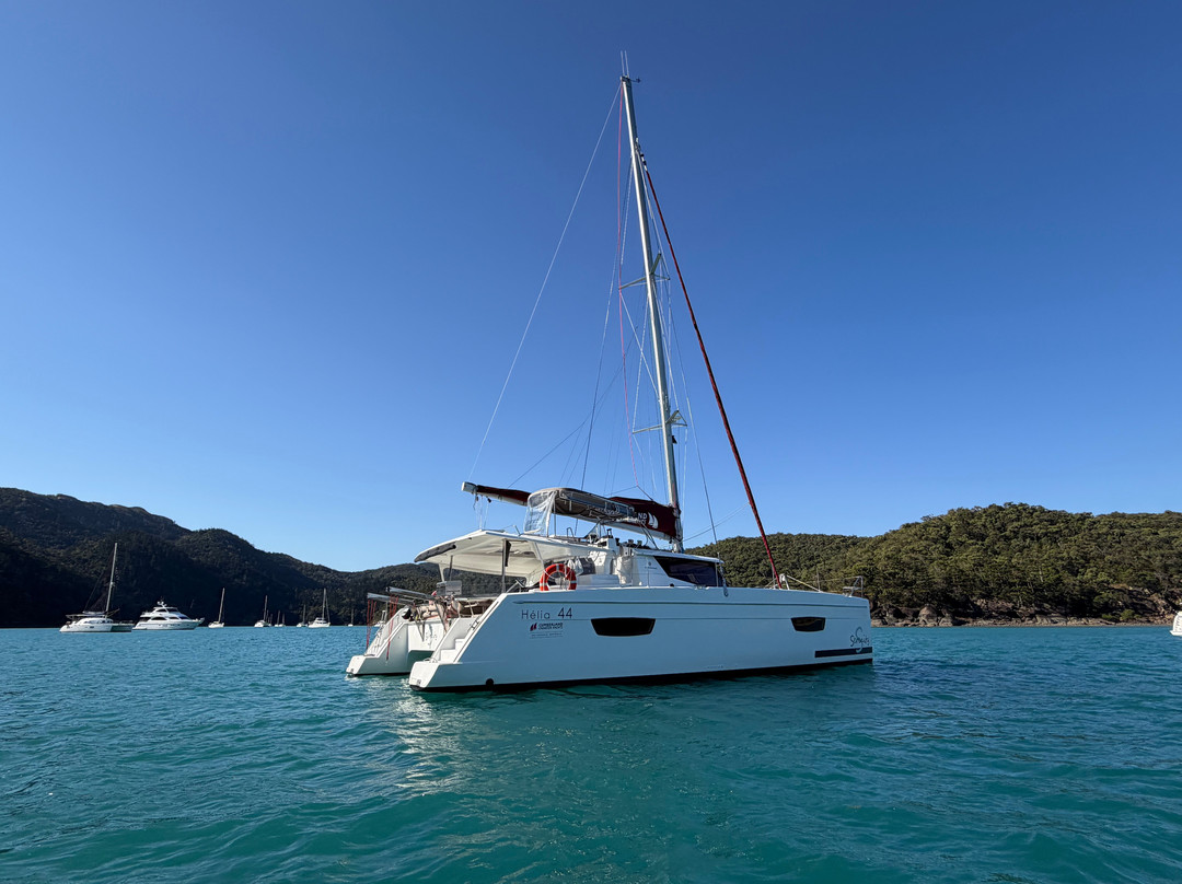 Cumberland Charter Yachts-艾尔利滩必去景点