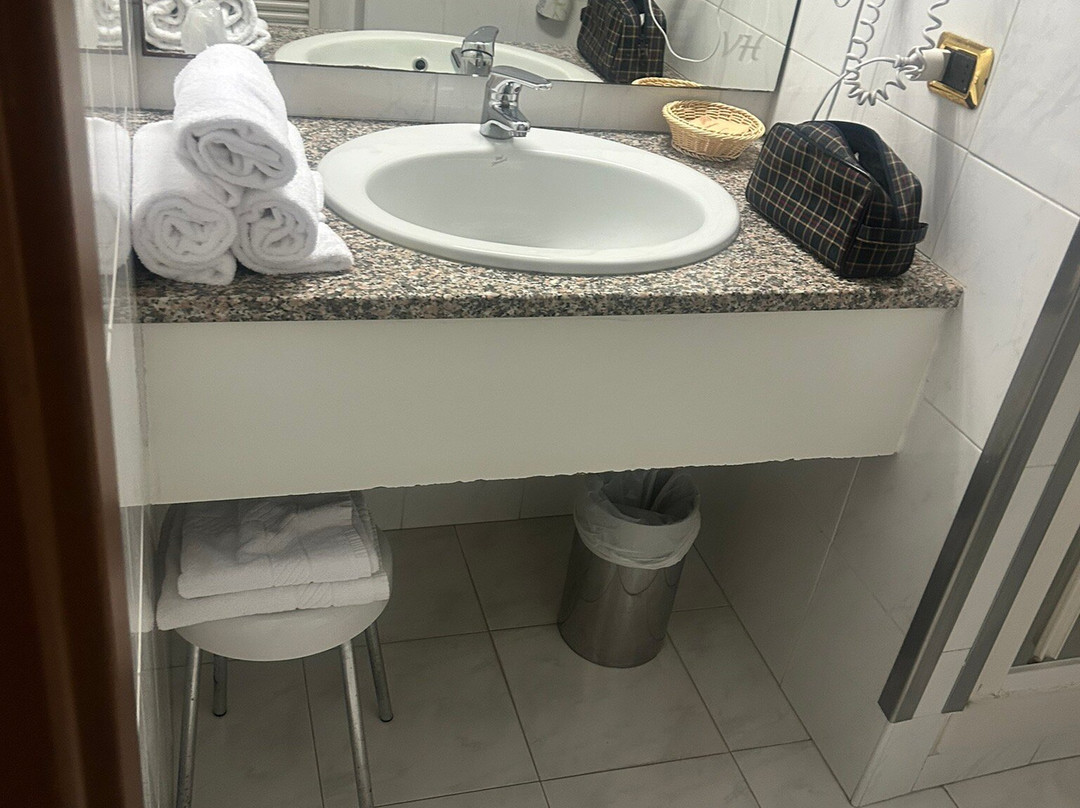 瓦伦泽酒店主图