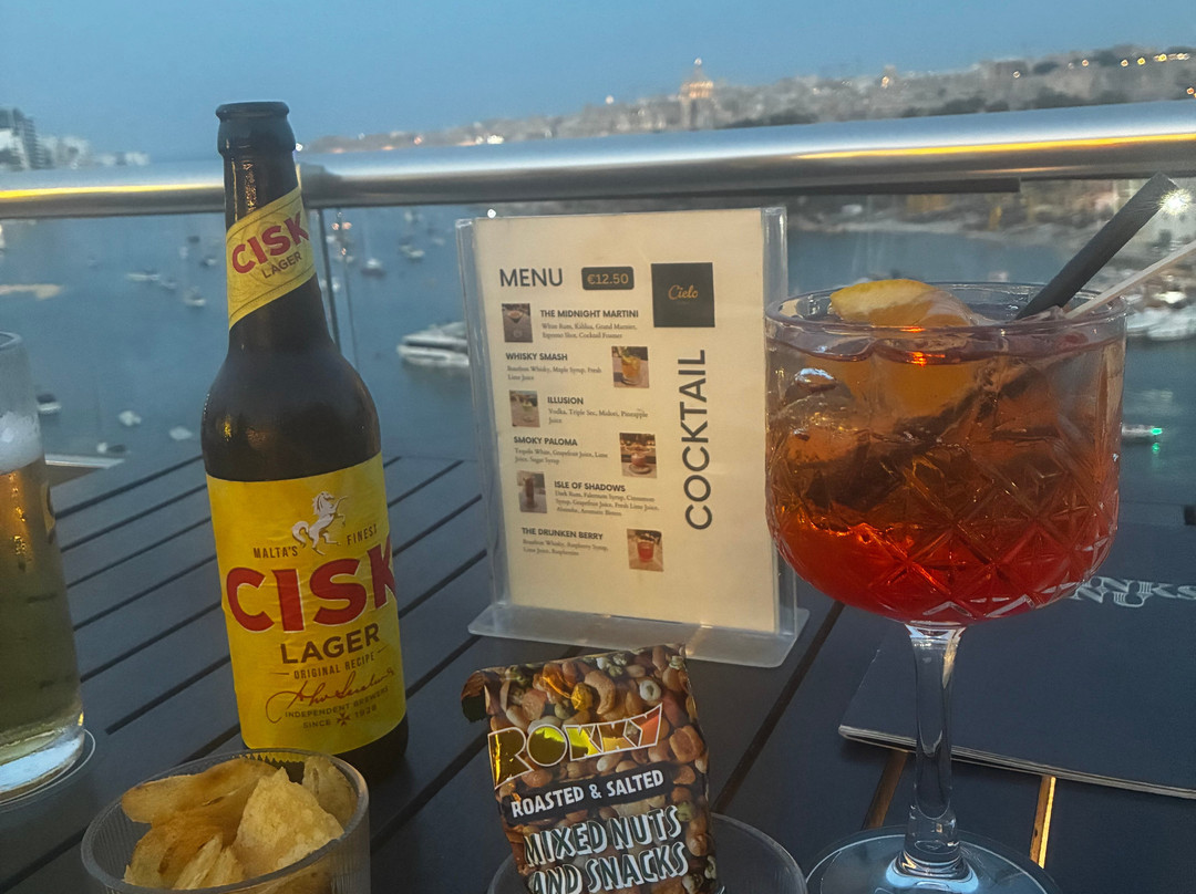 海滨酒店主图