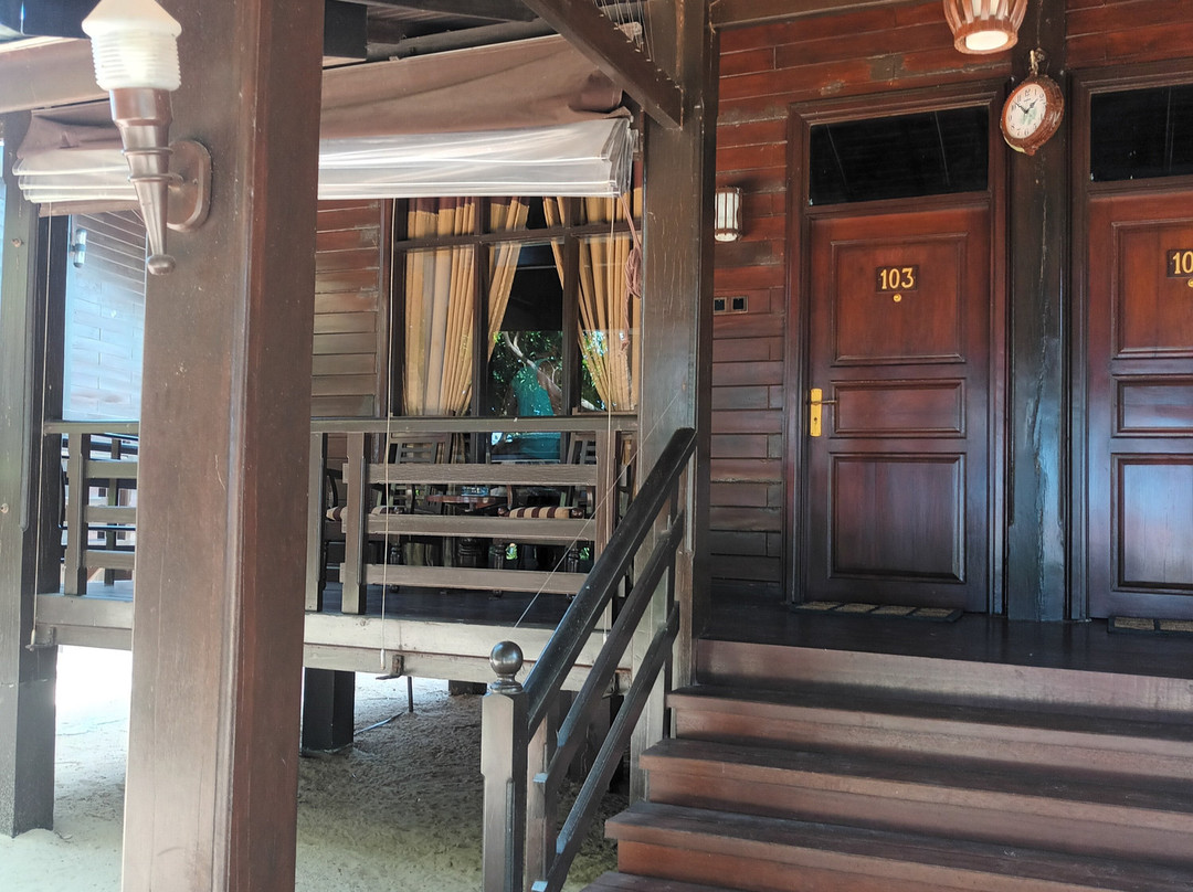 尼拉瓦利海滩酒店主图