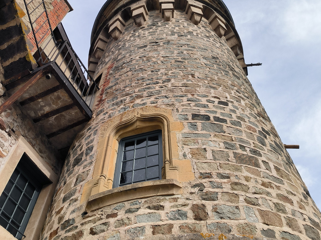 Château de La Roche-Saint-Priest-la-Roche必去景点