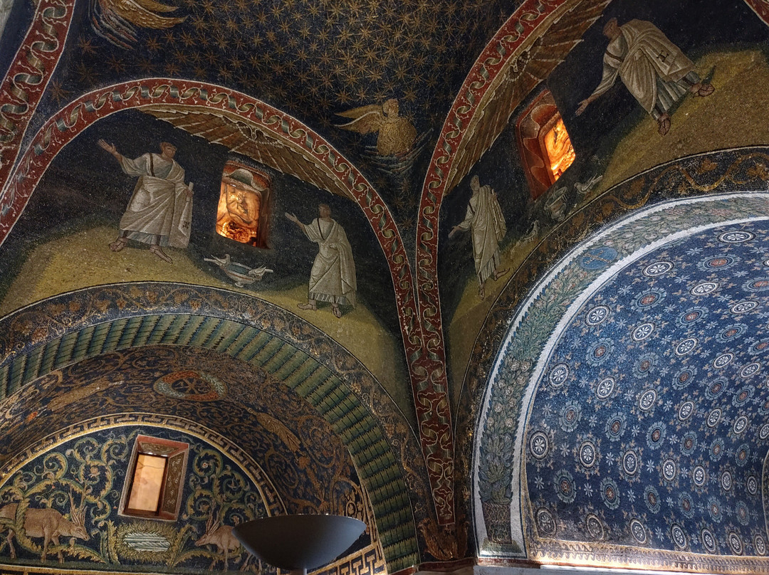 Mausoleo di Galla Placidia-拉韦纳必去景点