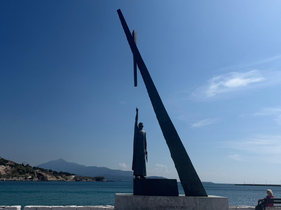 Pythagoras Statue-Pythagorion必去景点