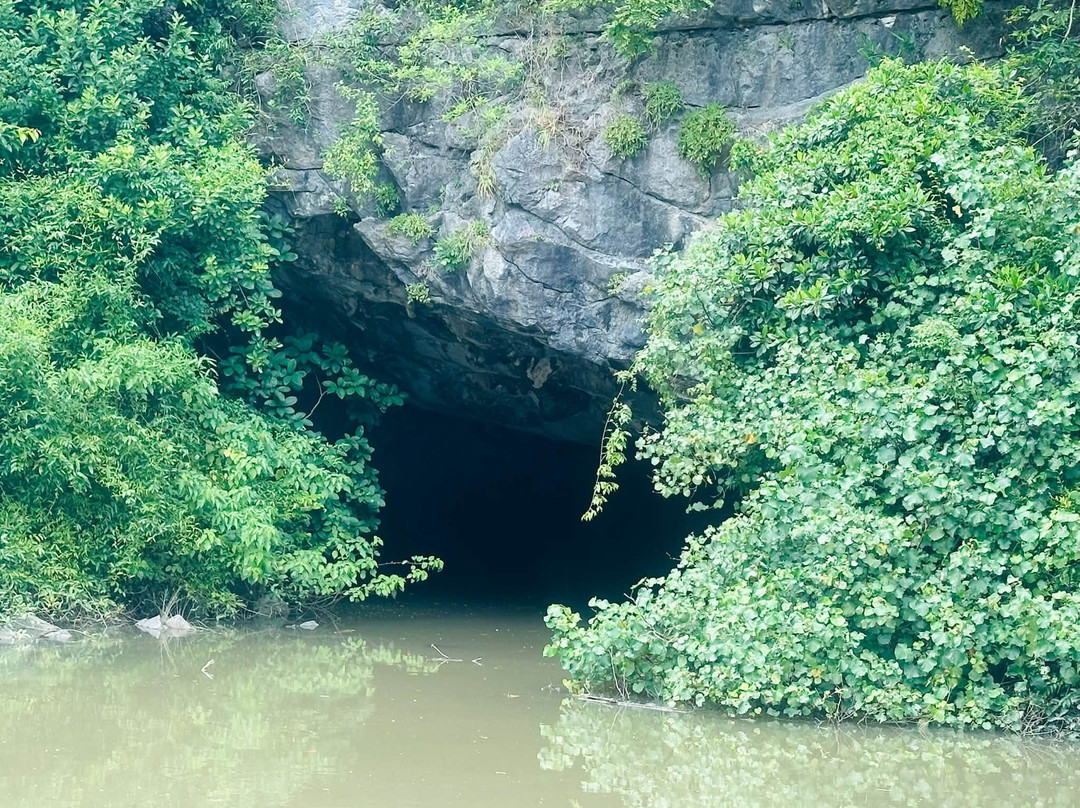 Cat Ba Bay