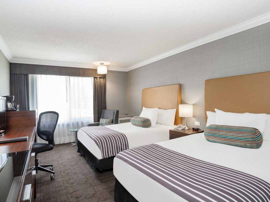 Sandman Hotel & Suites Vernon主图