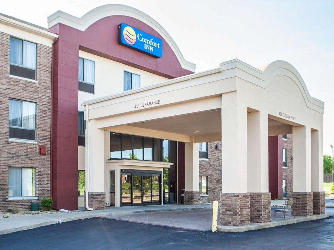 Comfort Inn Lee's Summit @ Hwy 50 & Hwy 291主图