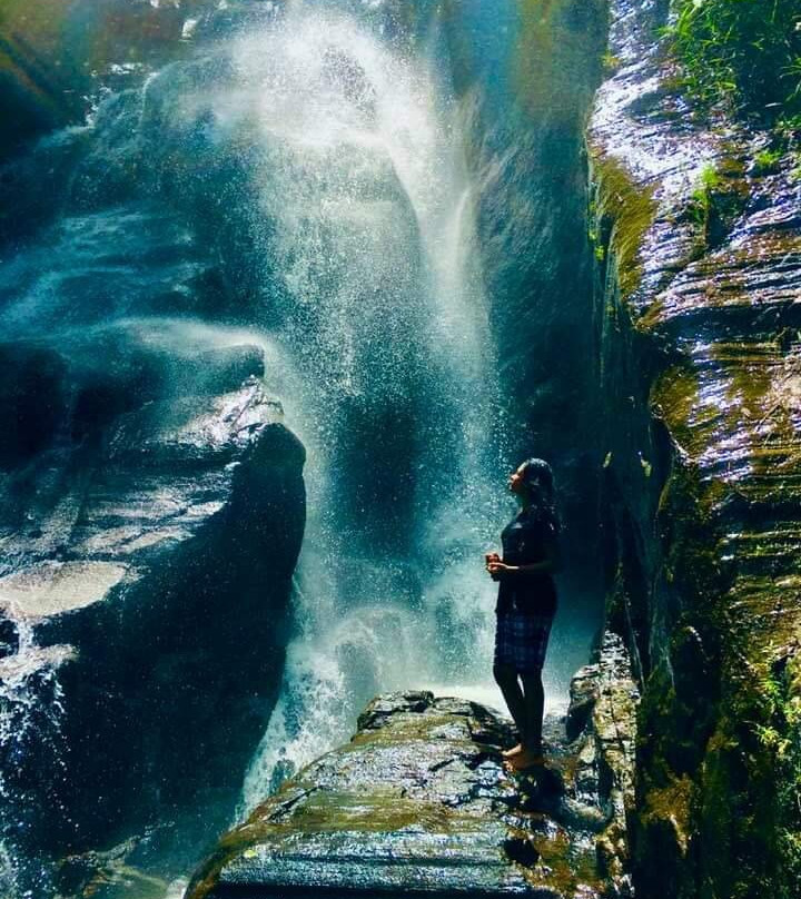 Duwili Ella Waterfall景点图片