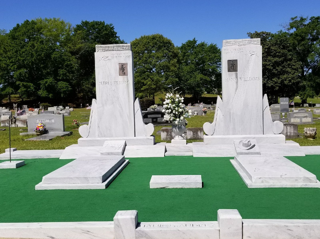 Hank Williams Memorial - Oakwood Annex Cemetery景点图片