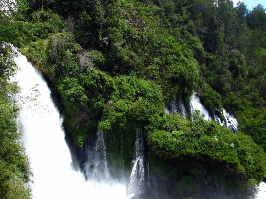 Lago Ranco旅游景点-Ojos del Huishue