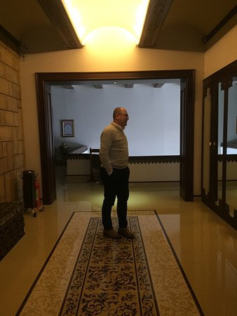 阿卡其利酒店主图