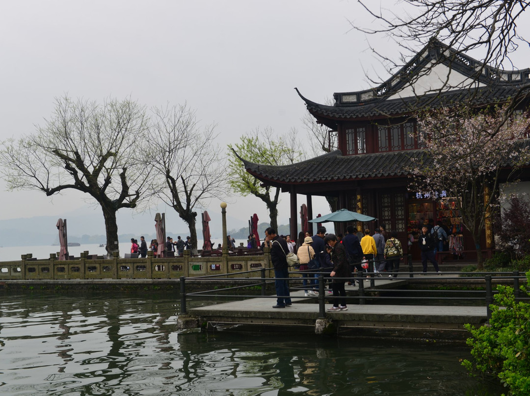 平湖秋月