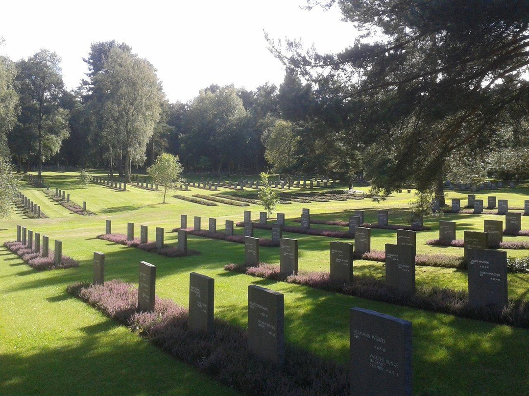 German Military Cemetery景点图片