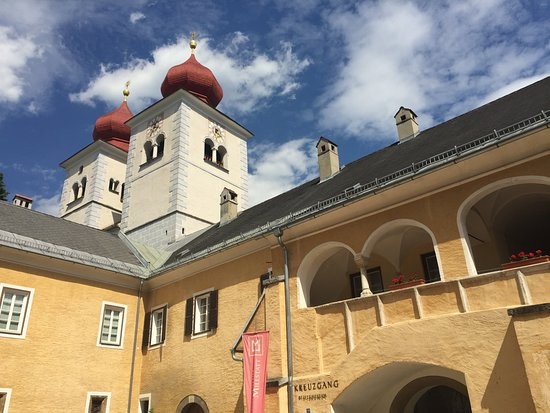 Stiftskirche Millstatt景点图片