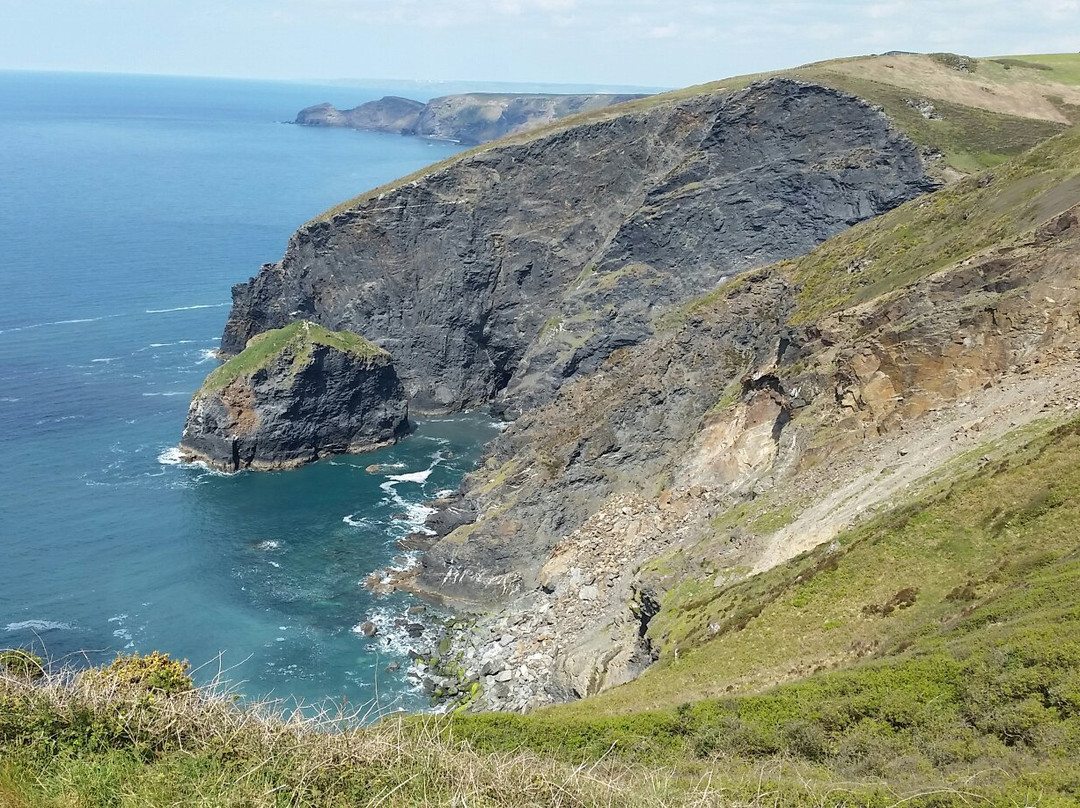 Boscastle旅游景点-Beeny Cliff & Pentargon Falls Path Walk