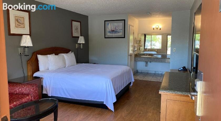 Casa Blanca Hotel & Suites