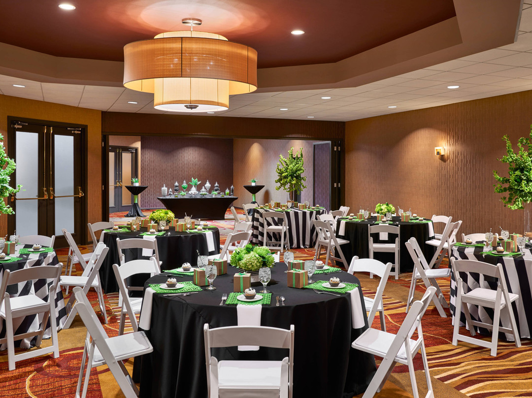 Four Points by Sheraton Milwaukee North Shore主图