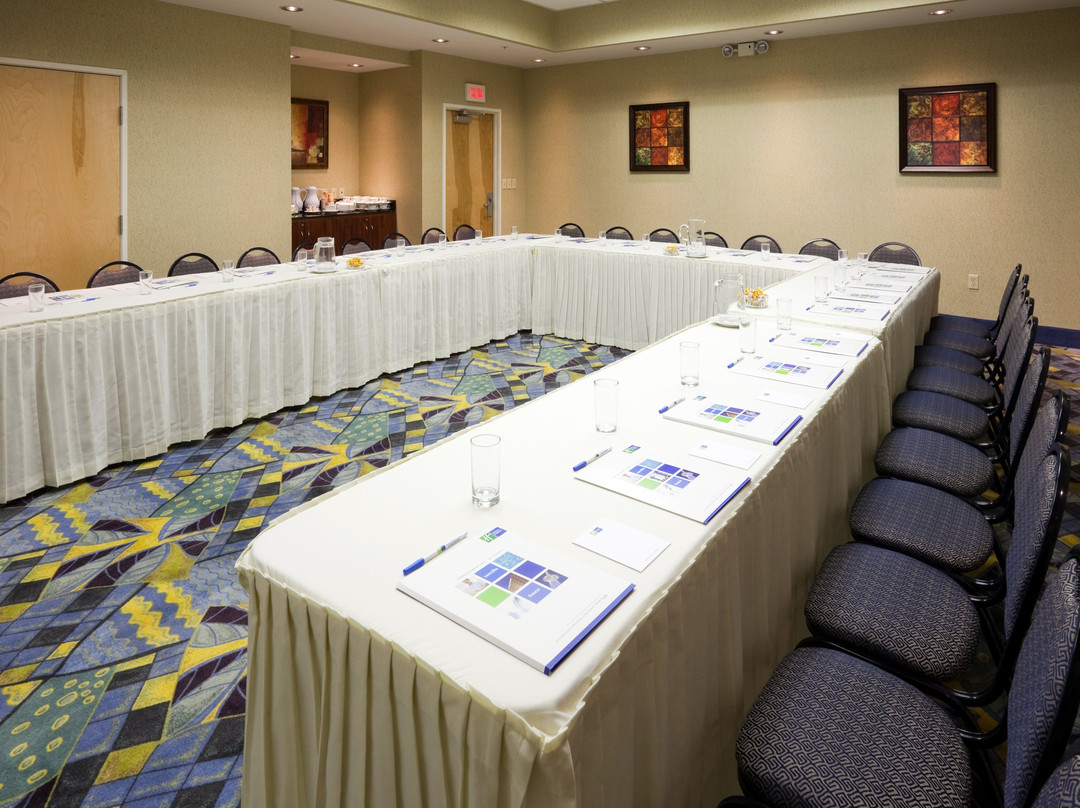 Holiday Inn Express & Suites Toluca Zona Aeropuerto by IHG主图