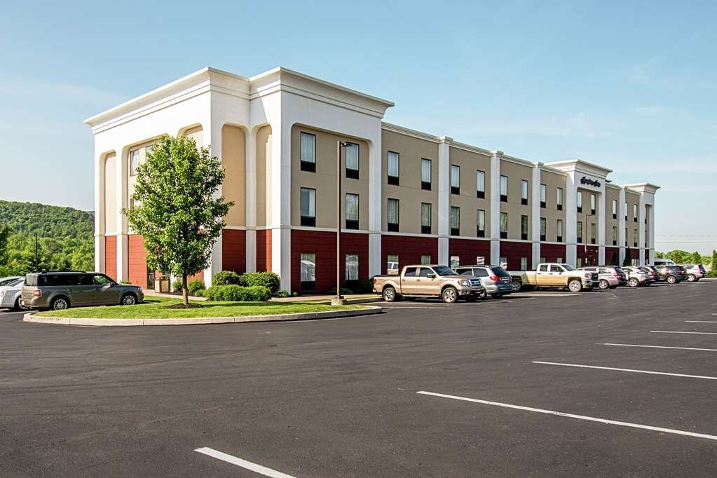 Hampton Inn Pine Grove主图