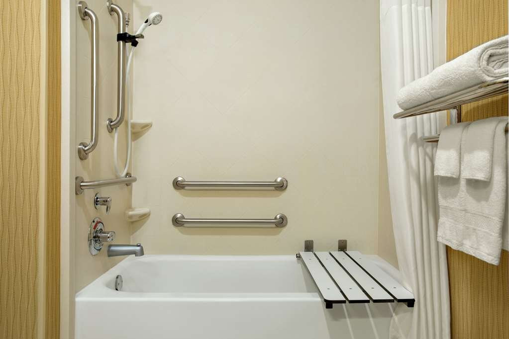 Hampton Inn Akron-Fairlawn主图