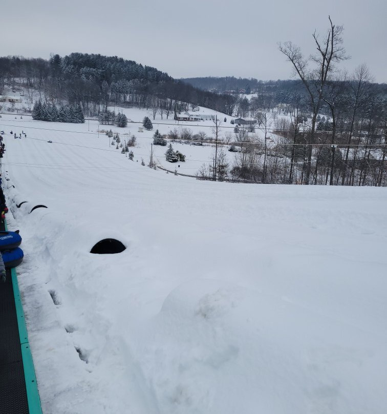 Snow Trails景点图片