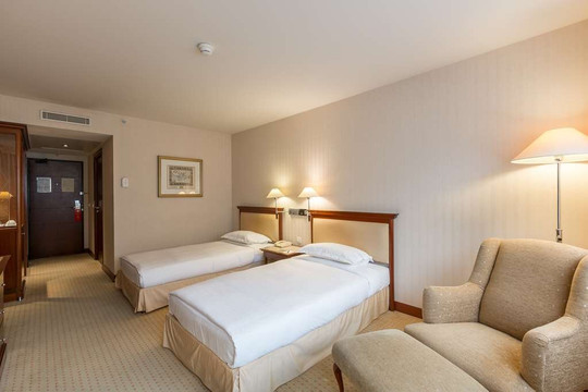 西方巴黎勒瓦卢瓦酒店主图