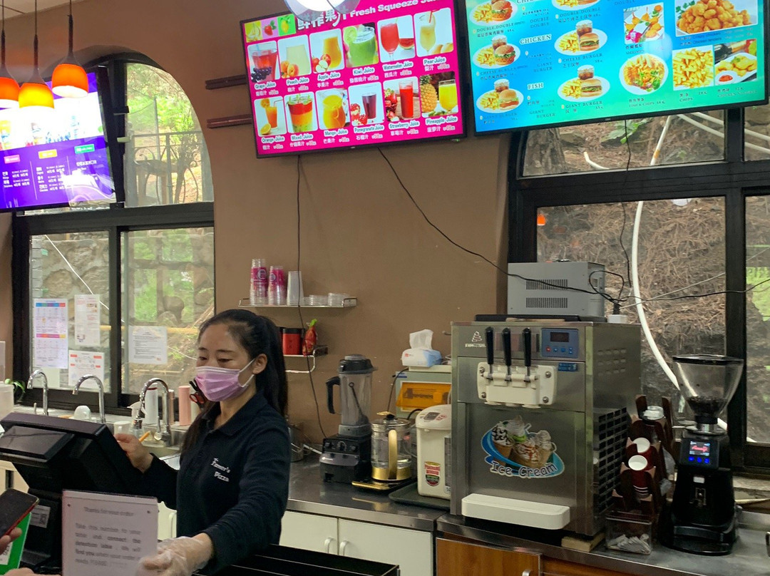Farmer s Pizza Great Wall China