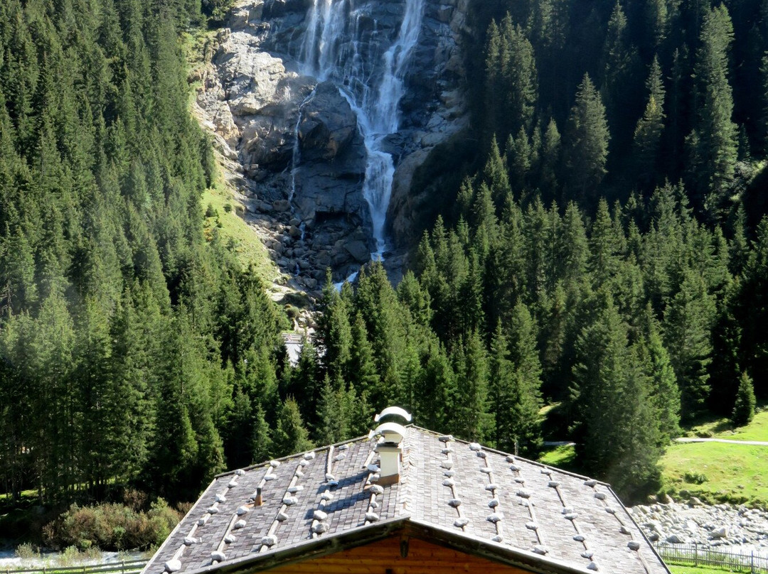 Grawa Waterfall景点图片