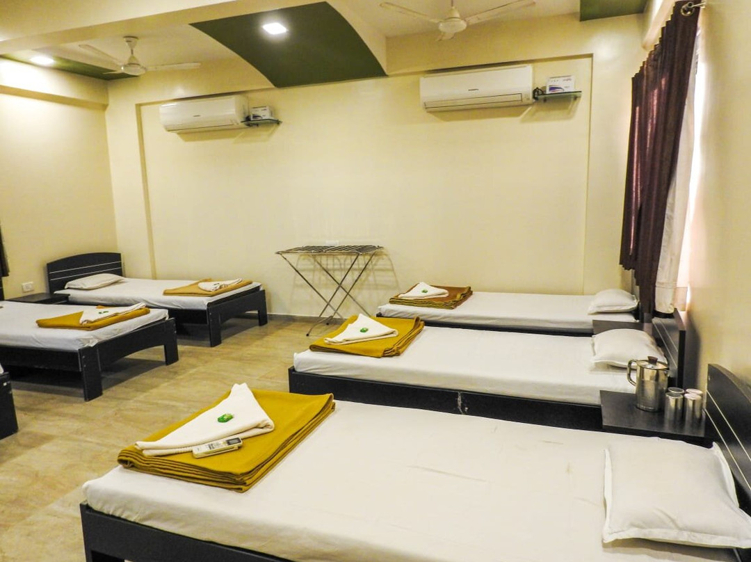 Blue Heaven Beach Resort主图