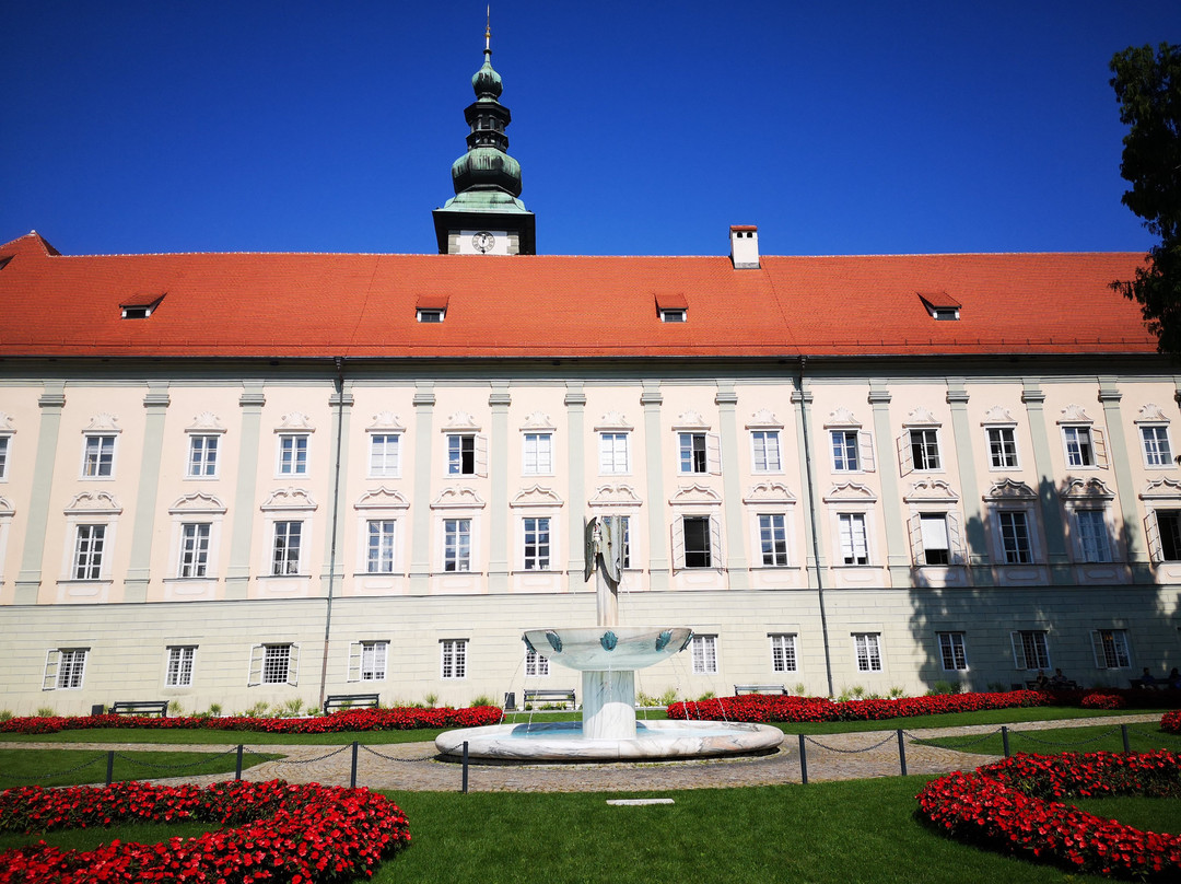 Kiki-Kogelnik-Brunnen und Landhaus Park景点图片