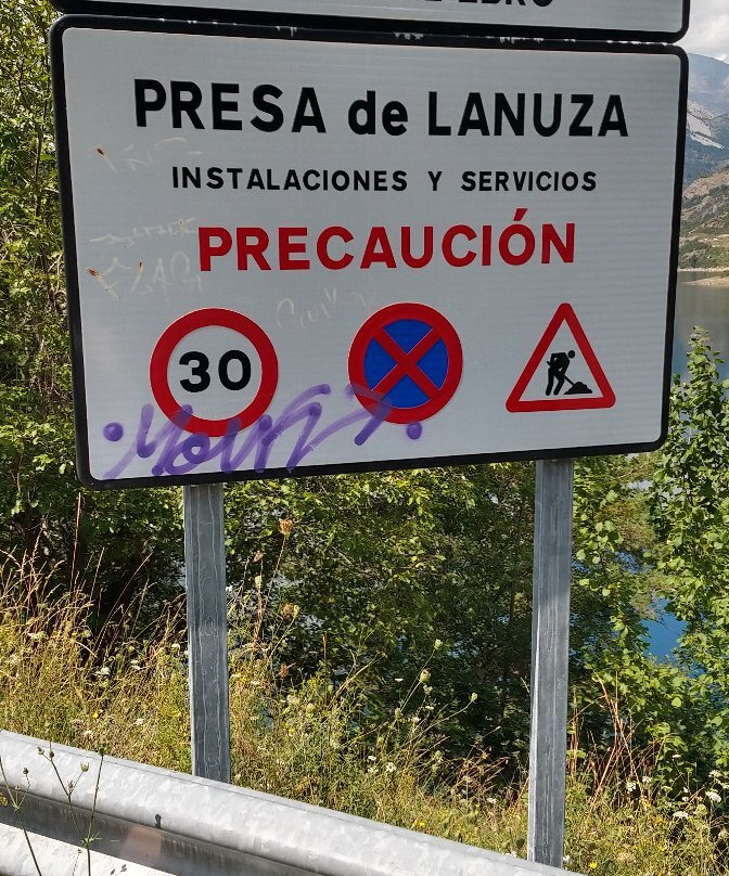 Embalse de Lanuza-韦斯卡省必去景点