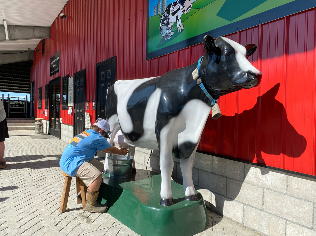 Hillcrest Farm (Dairy Tours)