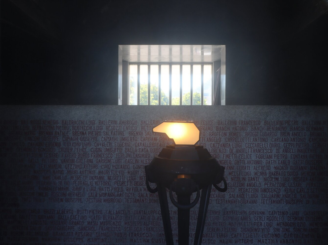 Monumento Ai Caduti-科莫必去景点